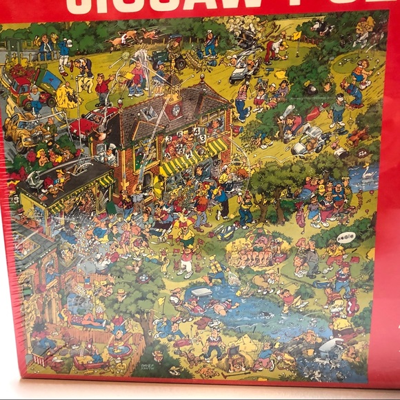 Worlds most Difficult Jigsaw Puzzle. 529 pieces. Double Sided - Picture 2 of 4